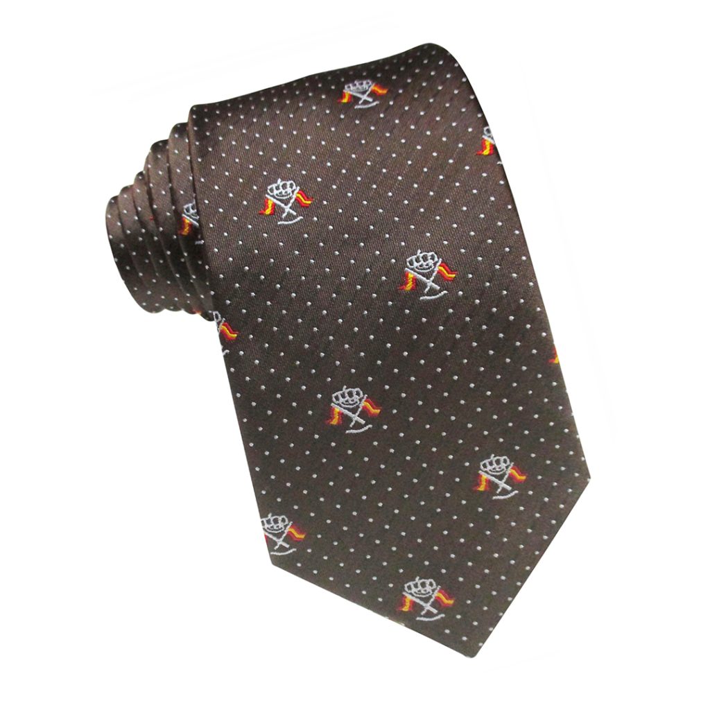 Corbata seda marron con banderines náuticos de España y micro topos blancos